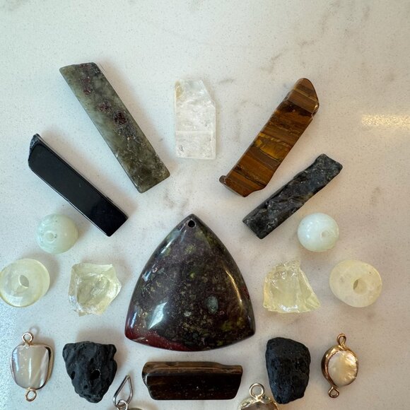 Natural Stone and Crystal Pendant Lot - Picture 5 of 16
